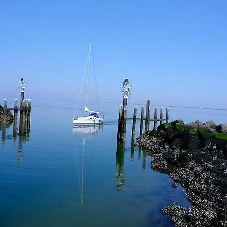 Ijsvogel Apartment, Duplex Family Home 4-Bed Located On The Largest Saltwater Lake ブライニッセ エクステリア 写真