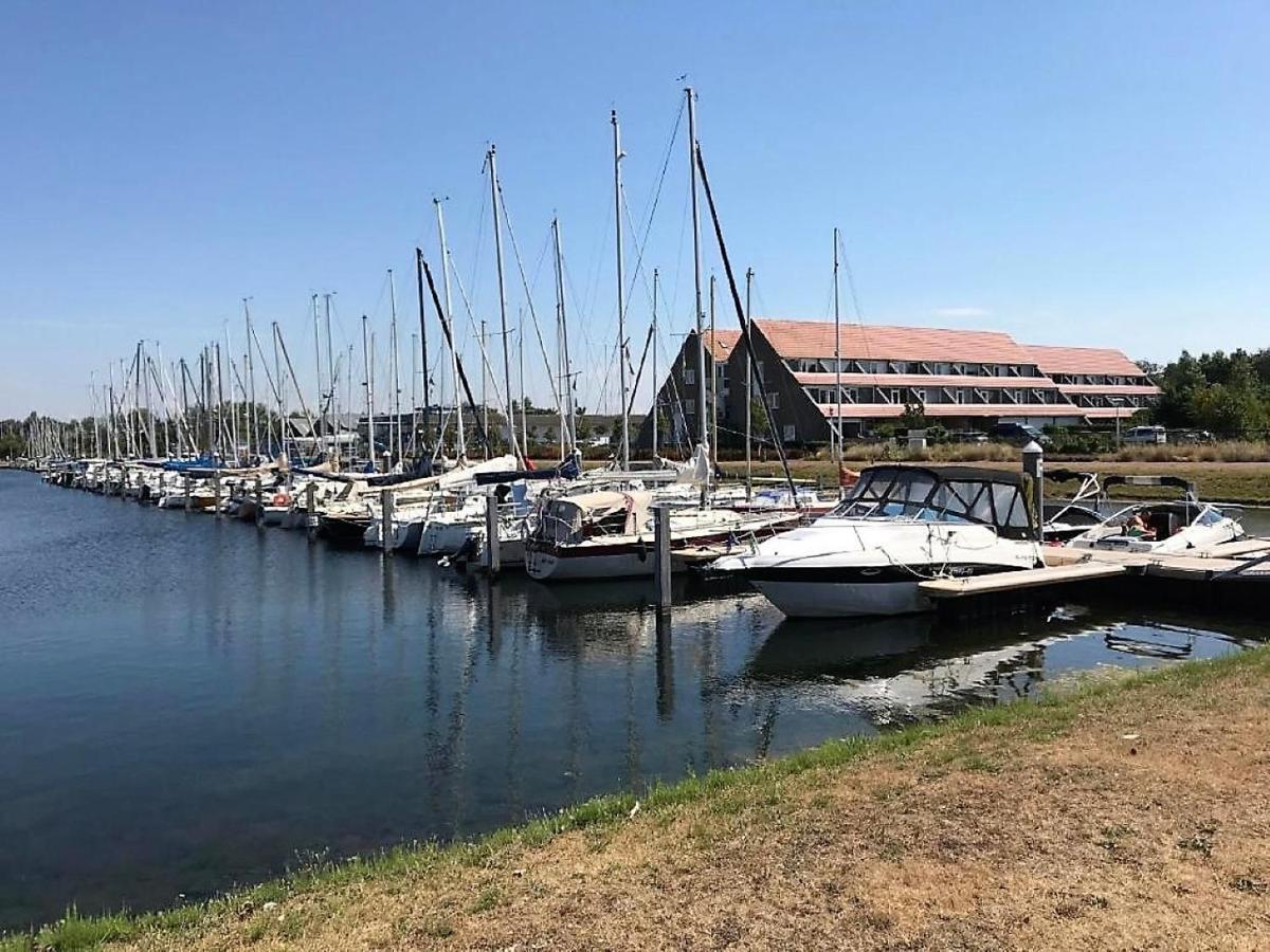Ijsvogel Apartment, Duplex Family Home 4-Bed Located On The Largest Saltwater Lake ブライニッセ エクステリア 写真