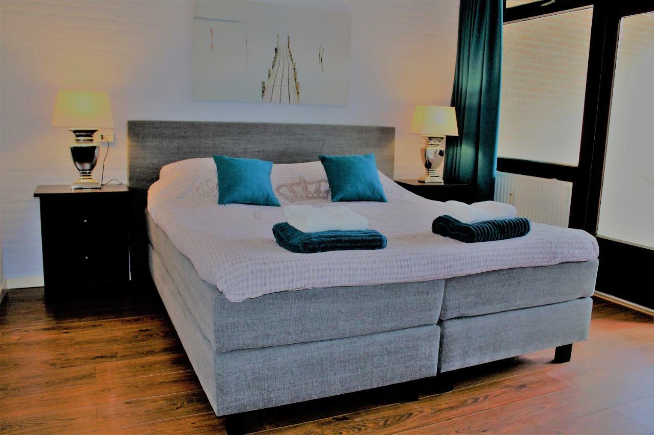 Ijsvogel Apartment, Duplex Family Home 4-Bed Located On The Largest Saltwater Lake ブライニッセ エクステリア 写真